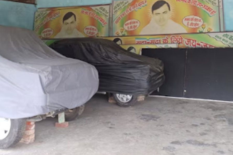 Inside Hathras godman's 'hideout', expensive cars and cave-like room