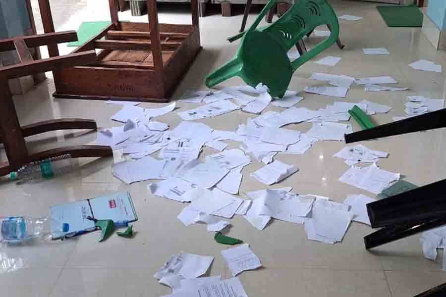 Birbhum Panchayat Office allegedly vandalized by TMC workers