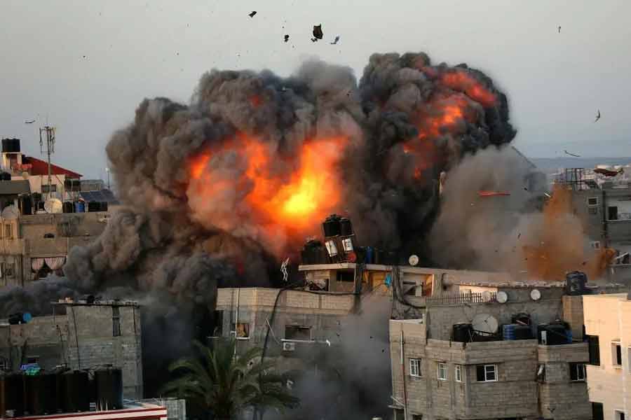 Israel Bombs Gaza Killing 25 In 