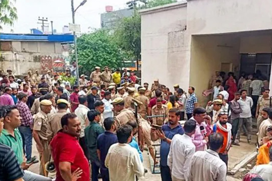 Shocked by sight of dead bodies of Hathras stampede policeman died