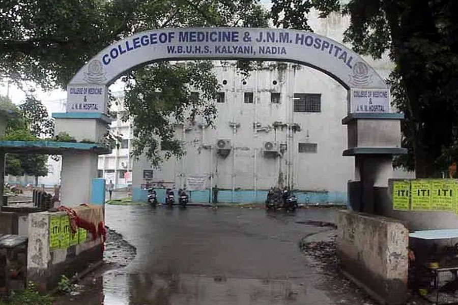 2 arrested in Kalyani's JNM Hospital on the charge of fake doctor