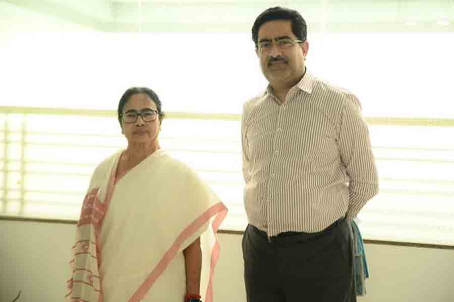 Kumar Mangalam Birla meets Mamata Banerjee at Nabanna