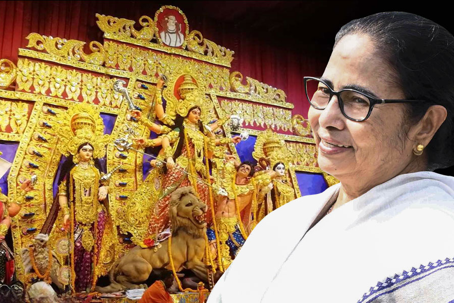 Mamata Banerjee announces donation of 85 thousand rupees to Durga puja committees