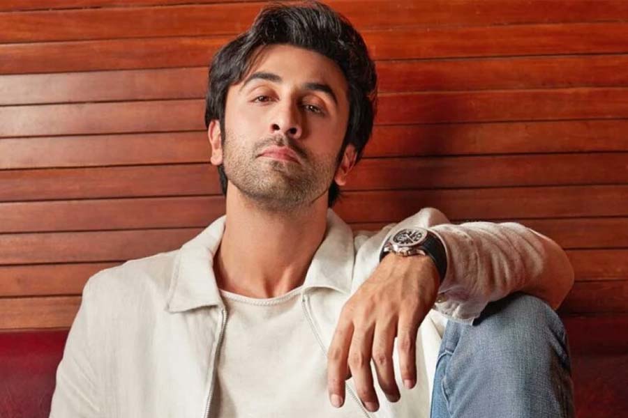 New snapshots of Ranbir Kapoor spotted online with an unidentified companion