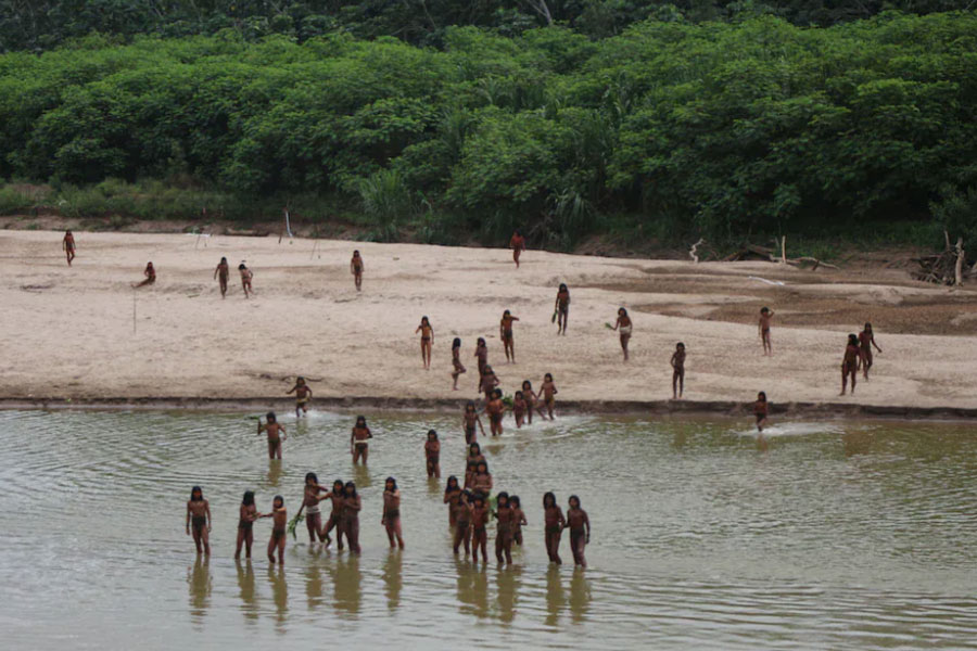 Rare pictures of World's largest isolated tribe captured near Amazon area in Peru