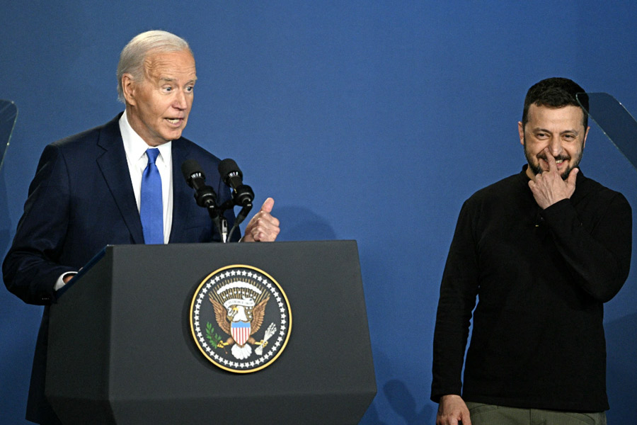 Joe Biden called Volodymyr Zelenskyy as Putin in NATO summit