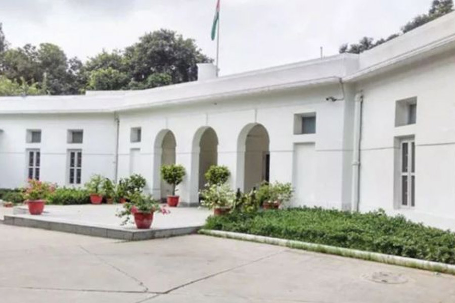 Center to send notice to over 200 former MPs to vacate bungalow