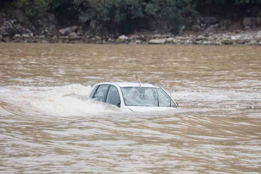 Hyderabad Man Drove Car With 3 Children Into Lake