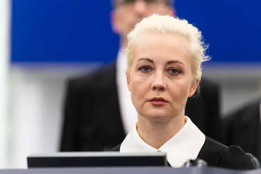 Russia issues warrant for Alexei Navalny's widow