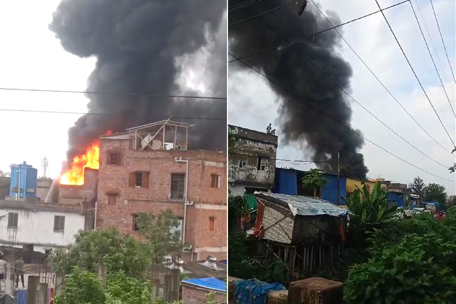 Massive fire engulfs a plastic factory at Anandapur area, man jumps to save own life, injured