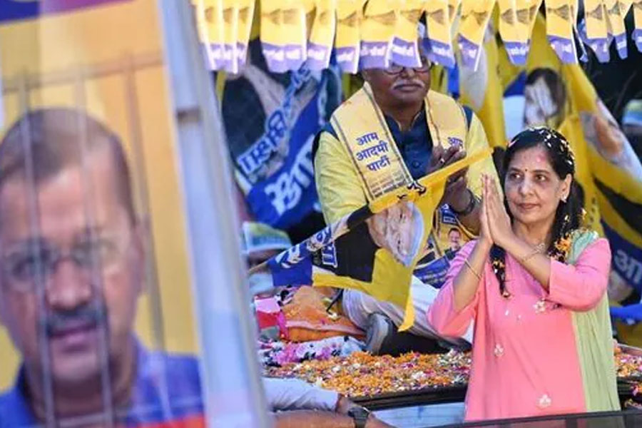 Sunita Kejriwal announce 5 guarantee for Haryana Assembly