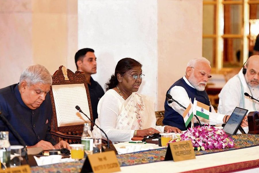 Centre-state relations on table as Governors meets