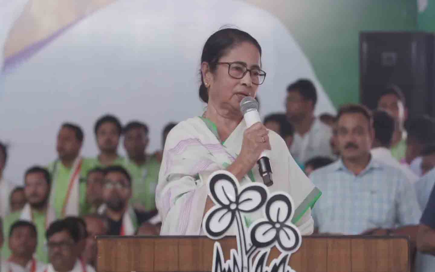 Mamata Banerjee wants to conduct students vote after Durga Puja