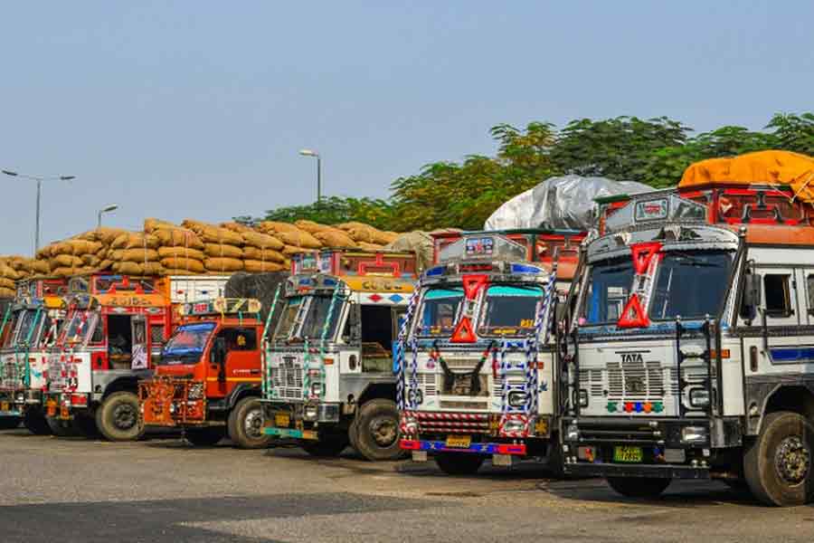 Truck unions call for strike three days in september