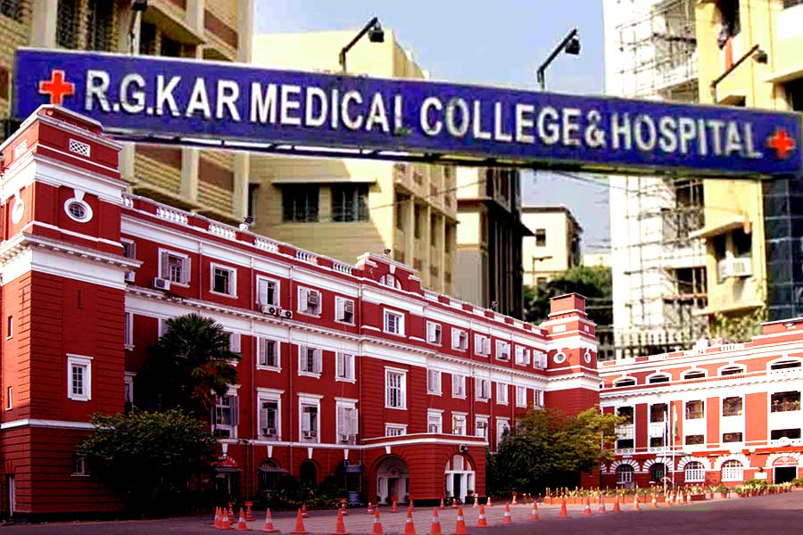 R G Kar Hospital: Kolkata Police imposed section 144 around the hospital