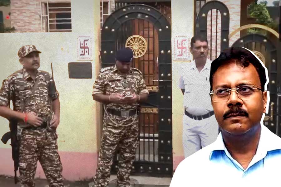 CBI raids at Sandip Ghosh's house at Beleghata