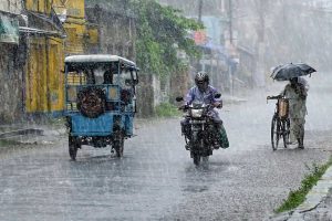 WB Weather Update: MeT predicts heavy rain in West Bengal