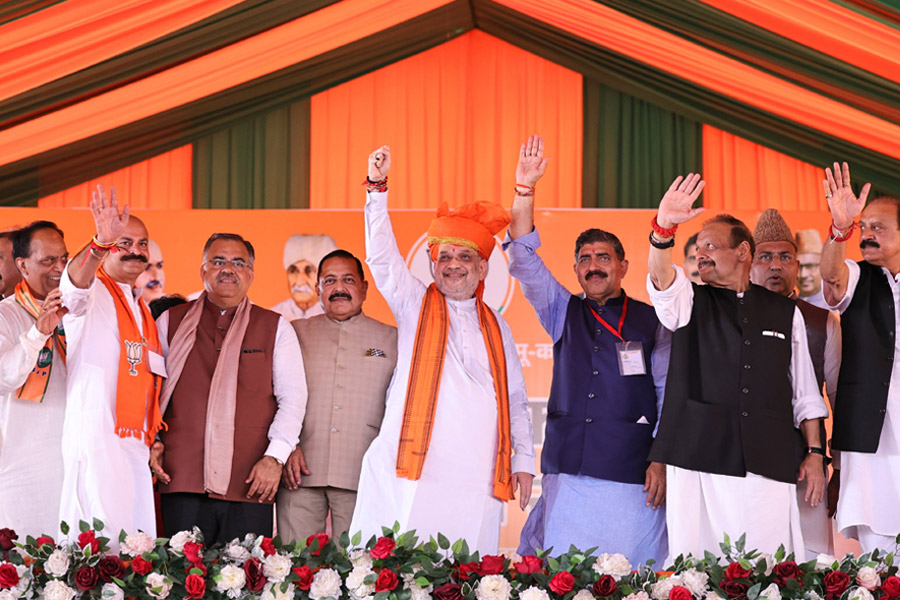 3 families looted J&K, now want to reignite terrorism, Says Amit Shah