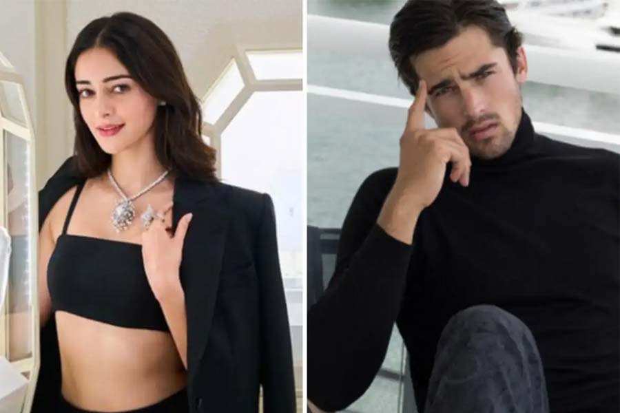 Ananya Panday Gets a Call from Rumoured Boyfriend Walker Blanco Mid-Event