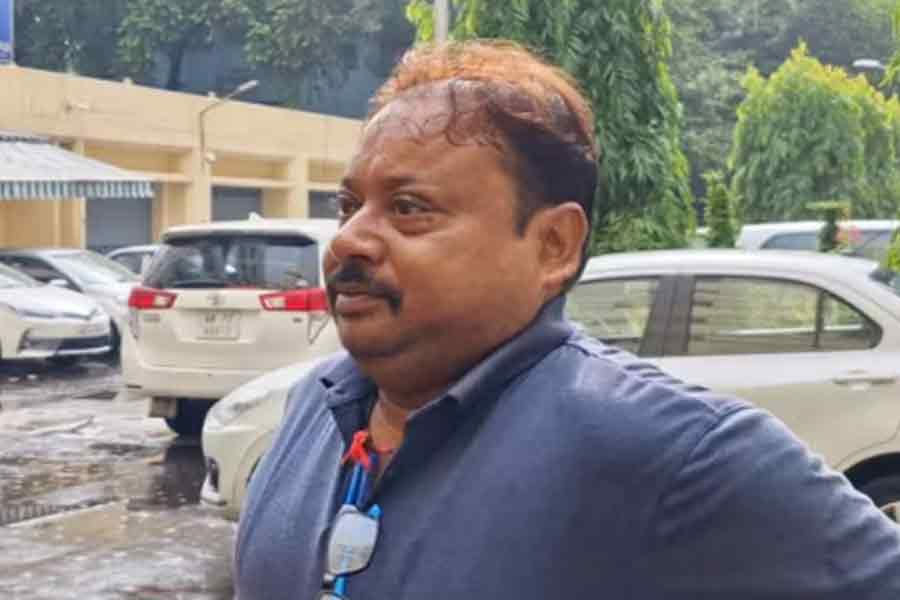 Kolkata Police start investigation against ASI who protected Sanjay