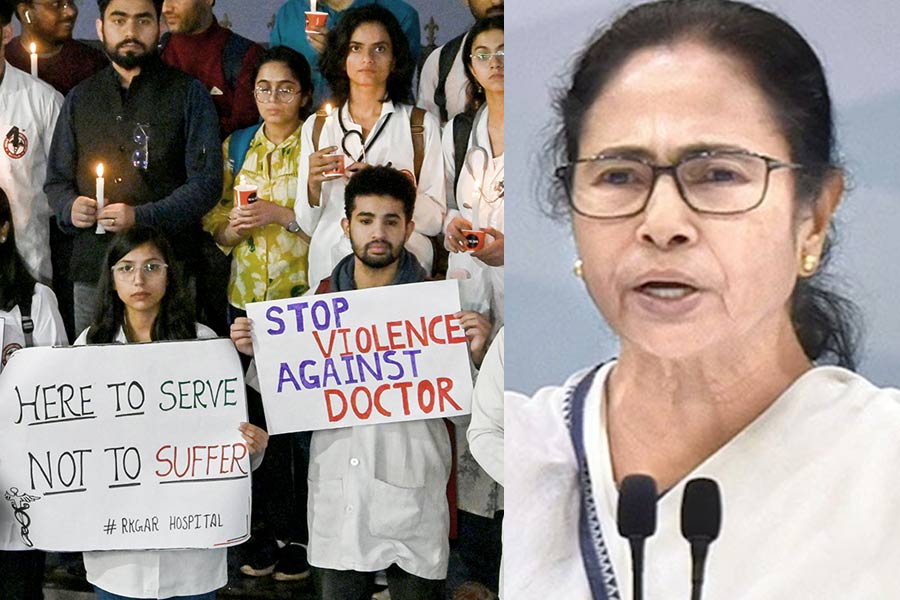 Mamata Banerjee invites protesting junior doctors for discussion