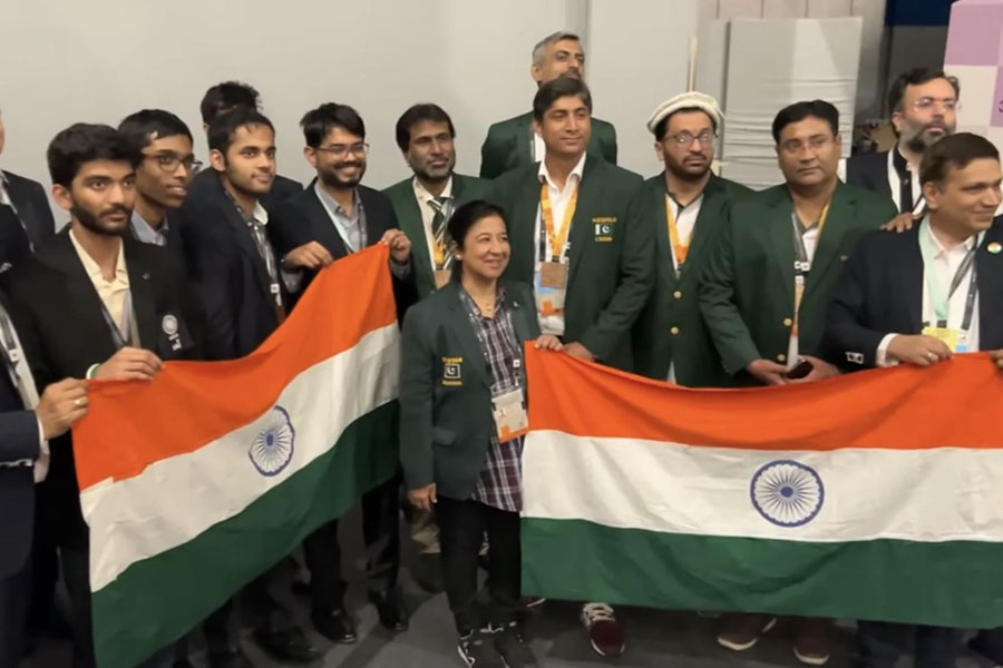 In viral Video Pakistan chess team holds Indian flag in Chess Olympiad 2024