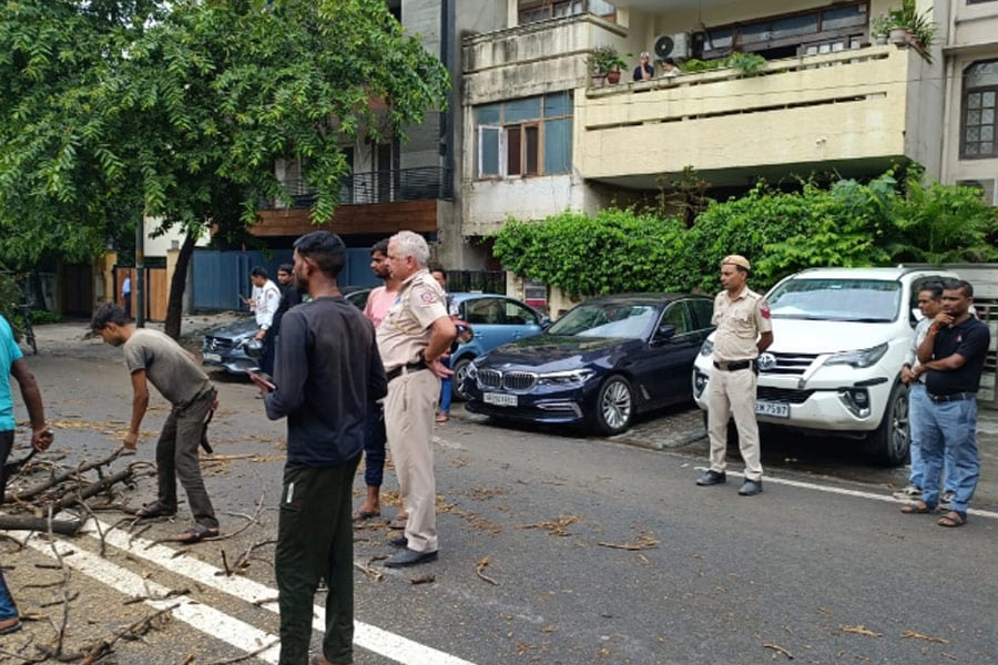 Man chatting outside gym in posh Delhi neighbourhood shot dead