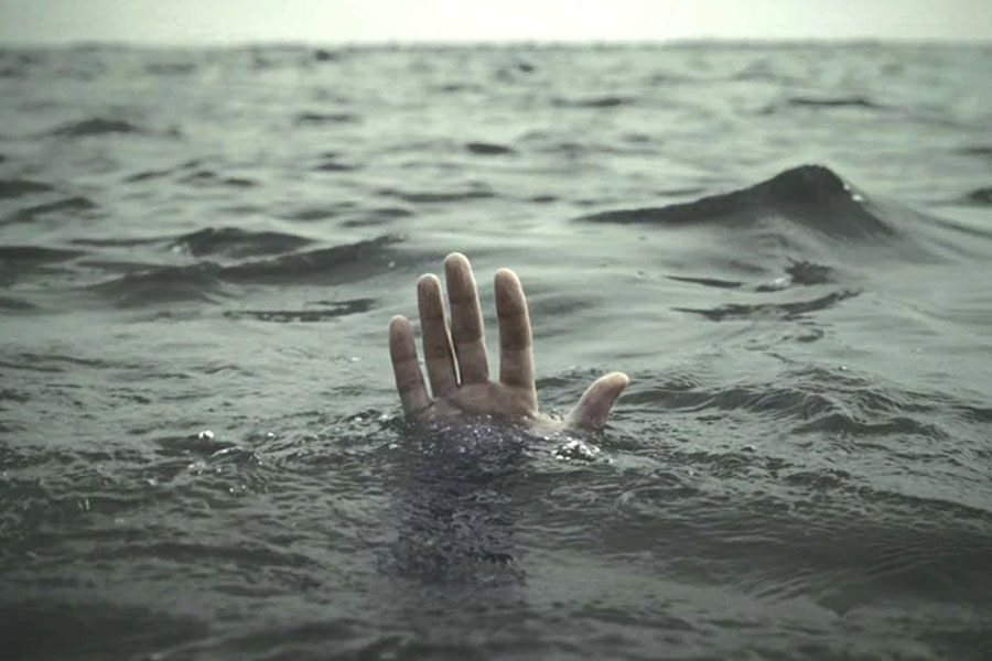 An elderly man drown to death in Hooghly