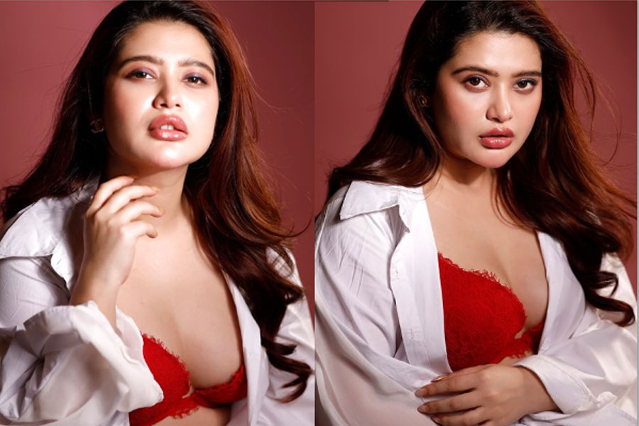 Here are some HOT pictures of Ena Saha