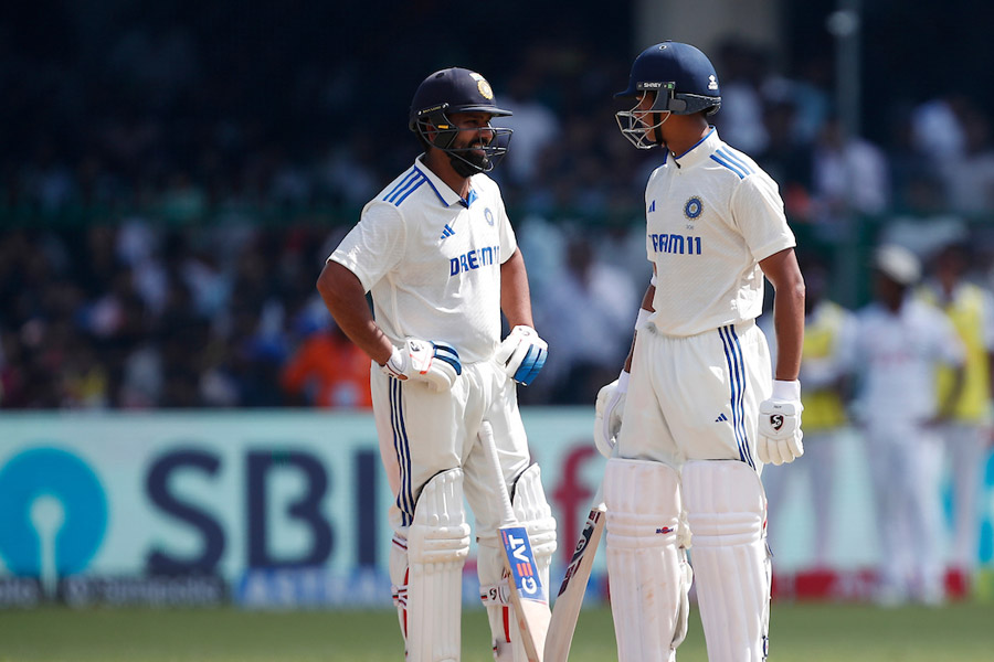 Team India Scores Fastest 100 by any team in Test Cricket