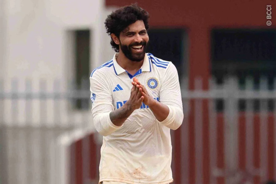 Ravindra Jadeja takes 300 wickets in Tests