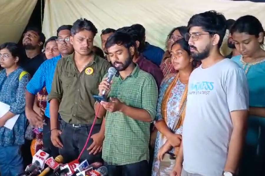 RG Kar Medical College & Hospital: Junior doctor's withdraw strike