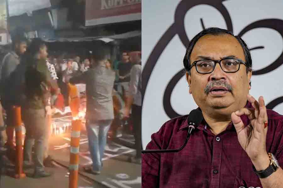 RG Kar Protest: TMC Flag set on fire, Kunal Ghosh slams