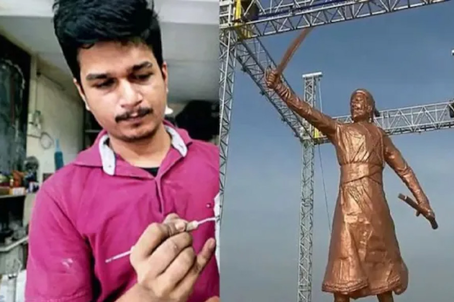 Sculptor of Shivaji statue that collapsed in Maharashtra was arrested