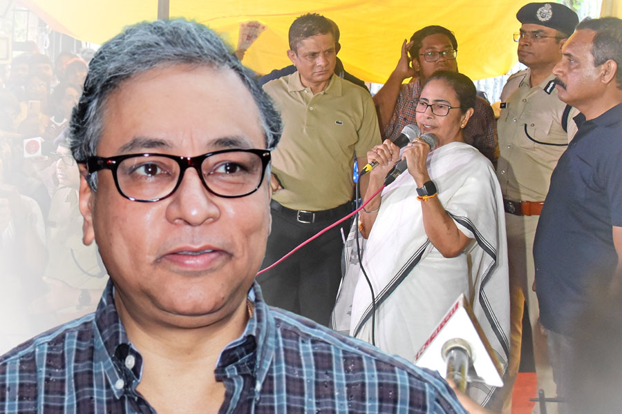 Jawhar Sircar praises Mamata Banerjee after she went to dharna of junior doctors