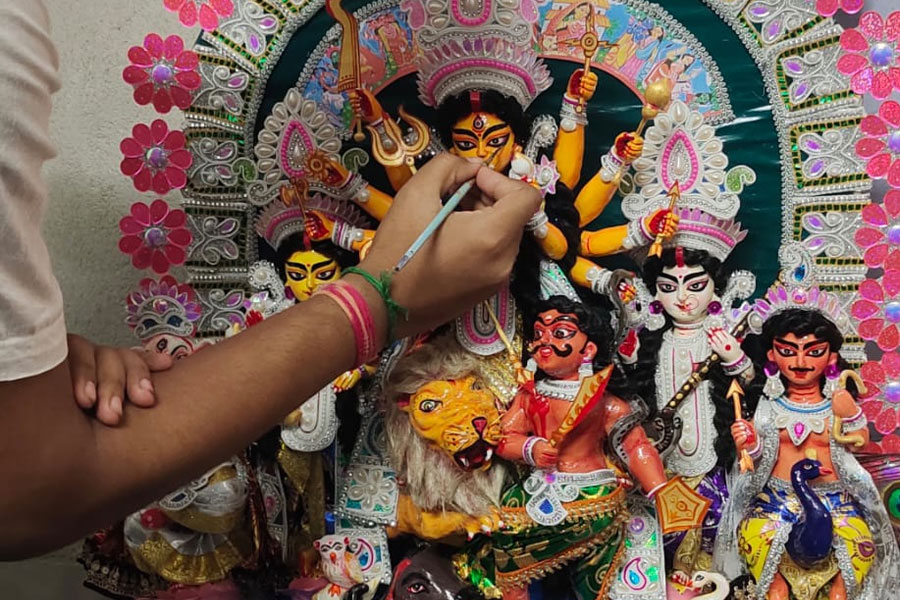 Durga Puja 2024: A Student of Islam Bazar dreaming of becoming self-reliant making maa durga idol