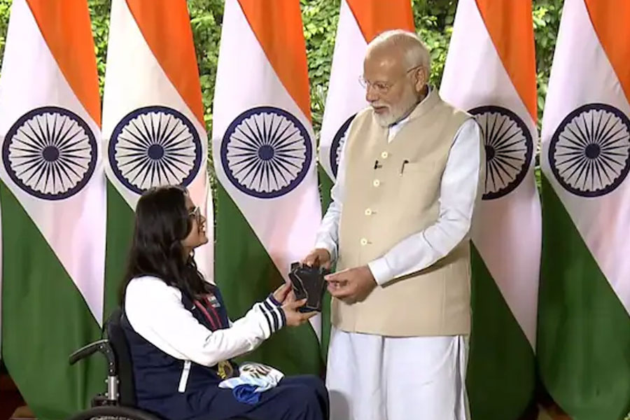 PM Narendra Modi meets Paralympic athletes