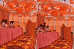 IAS officer Tina Dabi's reaction as woman sarpanch delivers speech in fluent English at Rajasthan