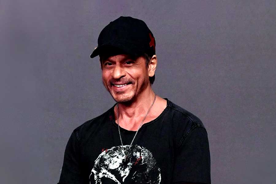 Shah Rukh Khan debuted a fresh look at the IIFA press conference