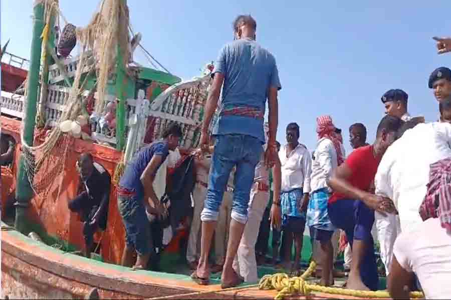 8 bodies recovered as Trawler drowned in Sagar