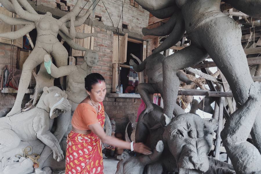 Durga Puja 2024: Woman artist makes Durga idols with less incentives