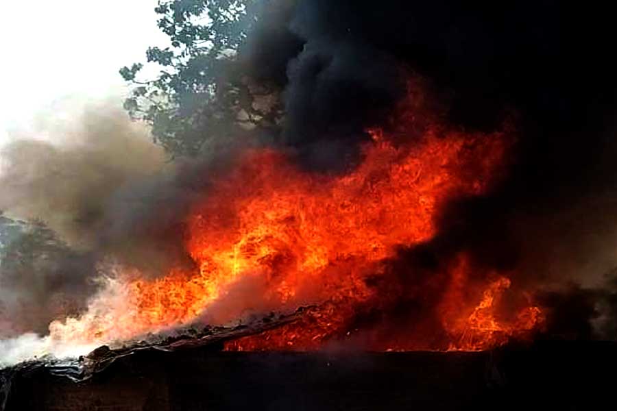 Massive fire broke out in a factory in Topsia