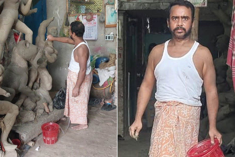 A man of Hooghly is making idols even with physical disabilities