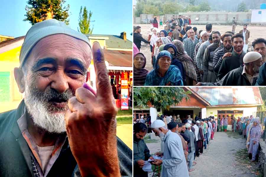 Jammu and Kashmir votes in first assembly elections in a decade