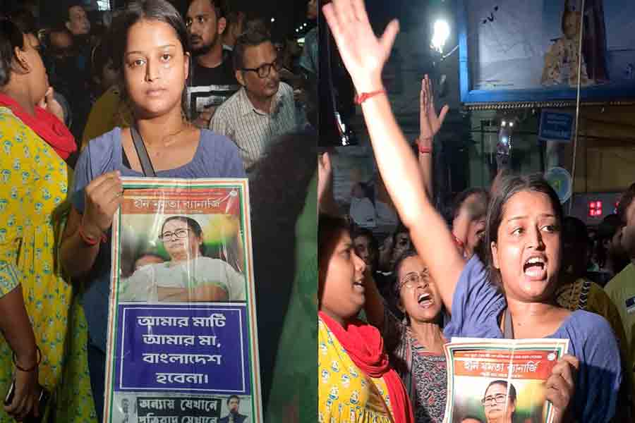 College student protesting against defamation of CM Mamata Banerjee