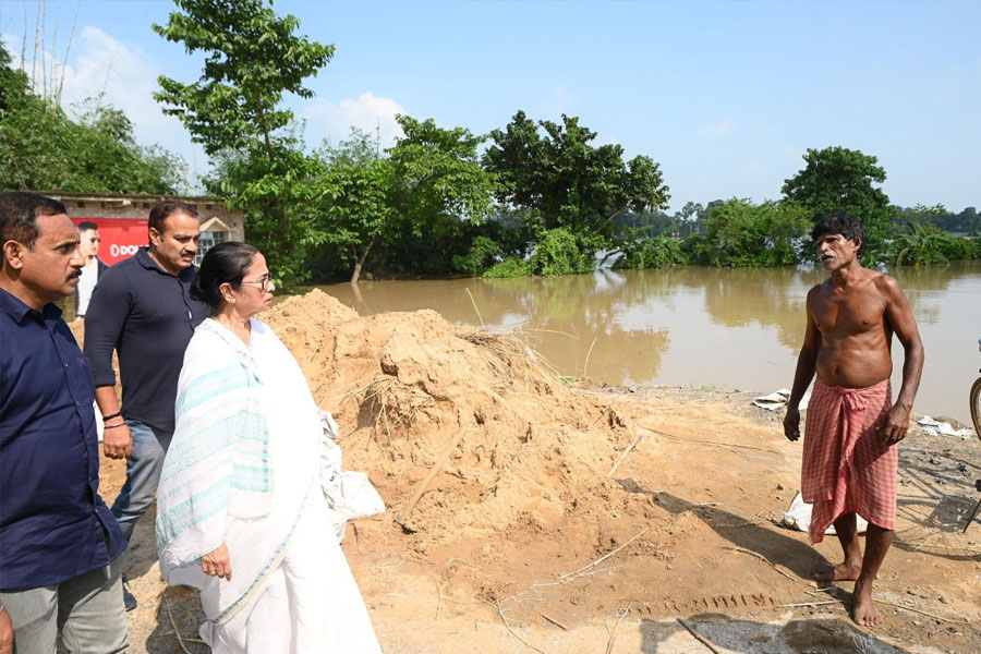 CM Mamata Banerjee will visits flood affected areas in Burdwan, Bolpur and attend review meeting