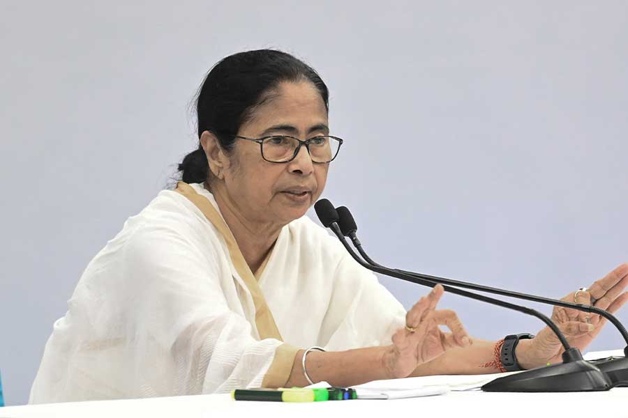 Mamata Banerjee's significant message to those who refuse Durga puja donation