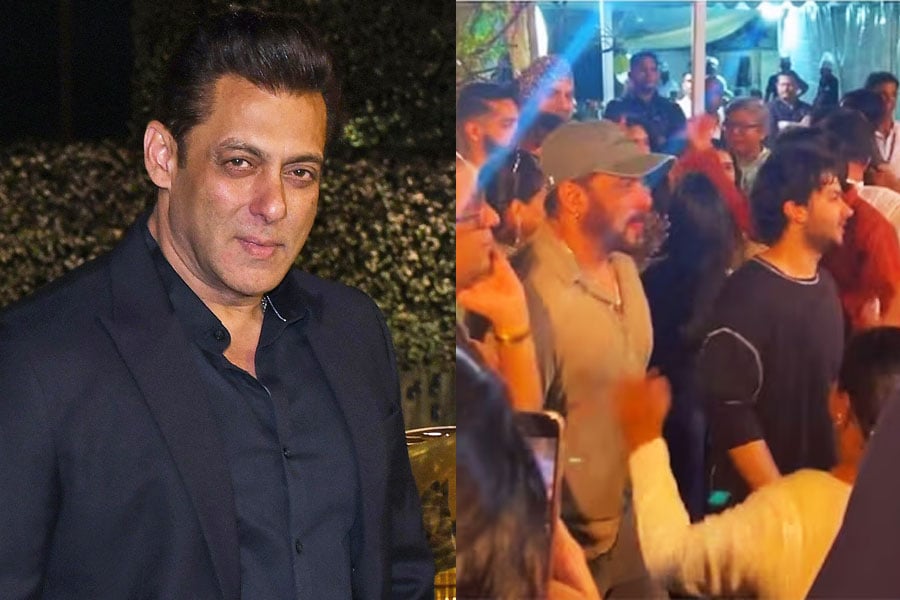 Salman Khan dances with family during Ganpati 'visarjan'