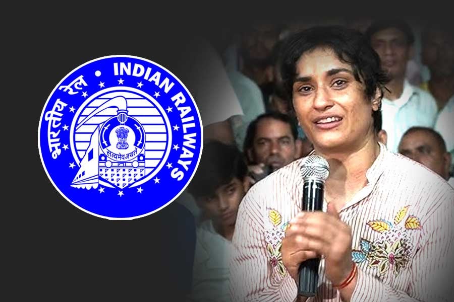 Vinesh Phogat gets show cause notice form Indian Railways