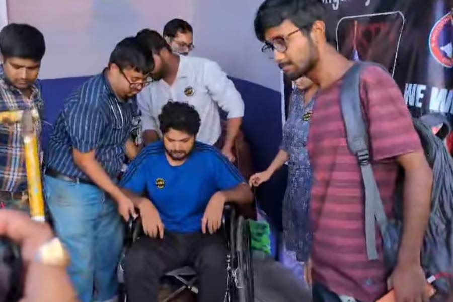 RG Kar Protest: Junior doctor Alok Varma admitted in hospital